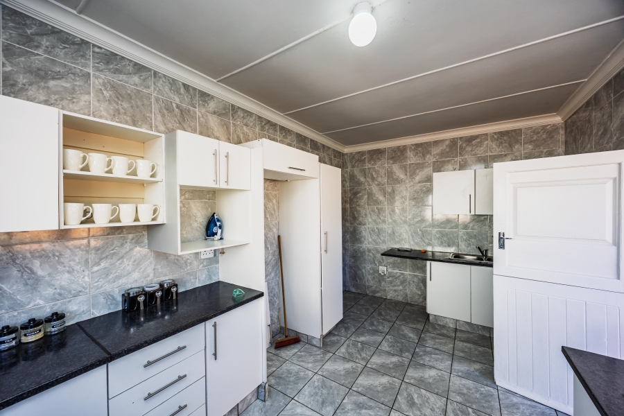 7 Bedroom Property for Sale in Greenfields Eastern Cape